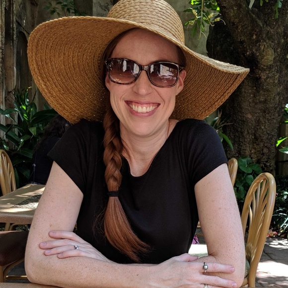 Meet your Posher, Camille - Picture 1 of 1